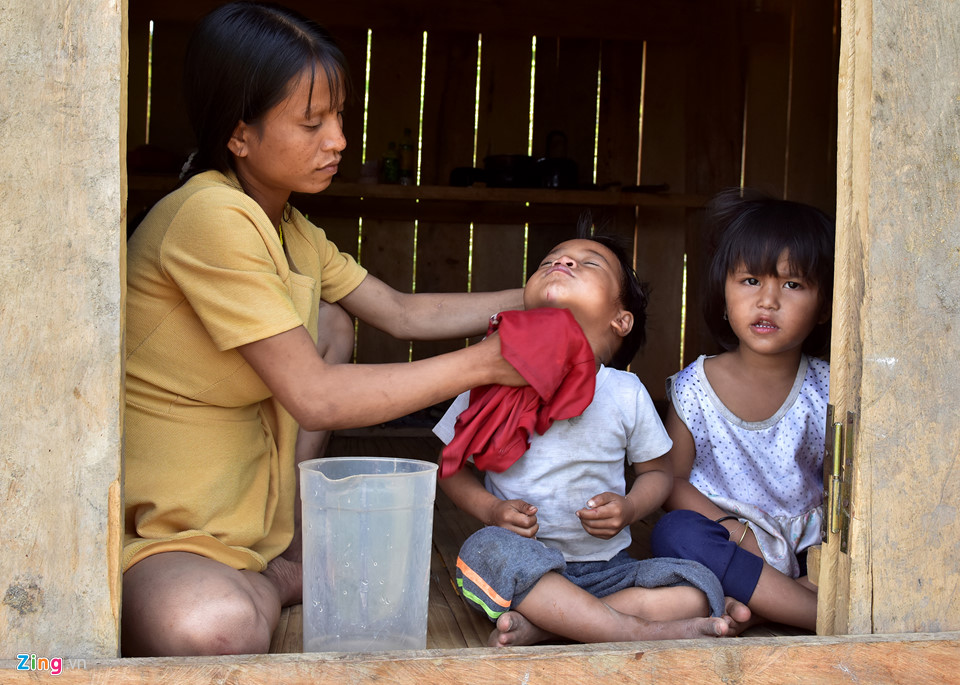 Tảo hôn, người phụ nữ 30 tuổi chuẩn bị vượt cạn lần thứ 6